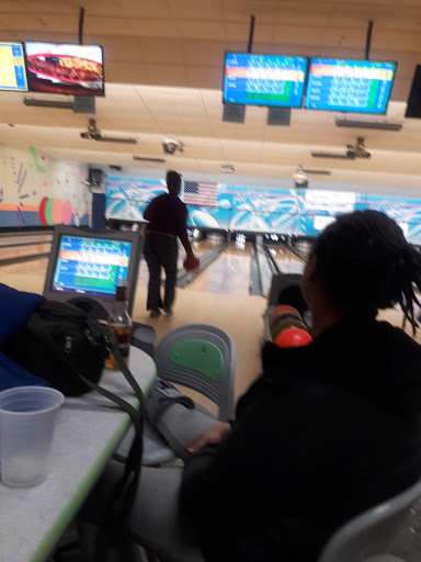 Bowling Alley «Al-Mar Lanes», reviews and photos, 1010 N Main St, Bowling Green, OH 43402, USA