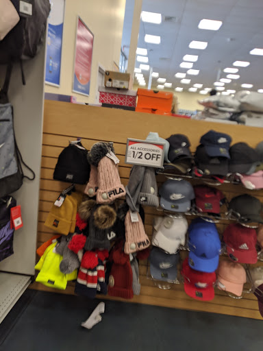 Shoe Store «Shoe Carnival», reviews and photos, 5092 Glencrossing Way, Cincinnati, OH 45238, USA