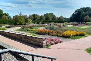 University of Illinois Arboretum image