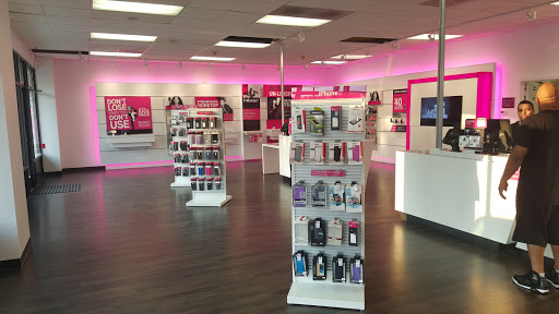 Cell Phone Store «T-Mobile», reviews and photos, 6691 SE Tualatin Valley Hwy, Hillsboro, OR 97123, USA
