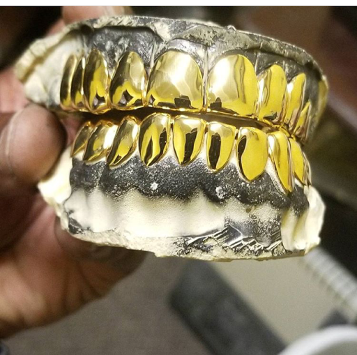 Clothes And Golds (Gold Kutz Grillz By Moodurt)