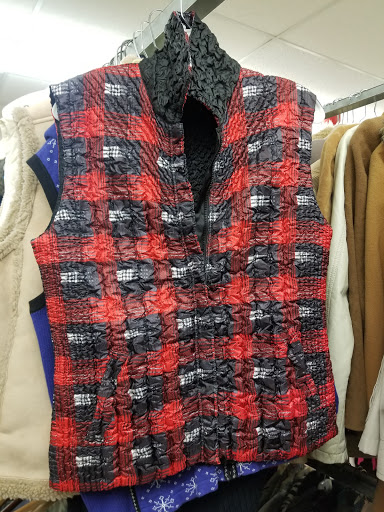 Thrift Store «Village Discount Outlet Store 13», reviews and photos, 4027 N Kedzie Ave, Chicago, IL 60618, USA