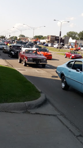 Furniture Store «Art Van Furniture - Royal Oak», reviews and photos, 32301 Woodward Ave, Royal Oak, MI 48073, USA