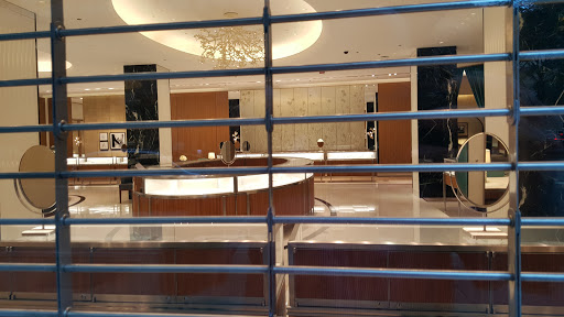 Jewelry Store «Tiffany & Co.», reviews and photos, 730 N Michigan Ave, Chicago, IL 60611, USA