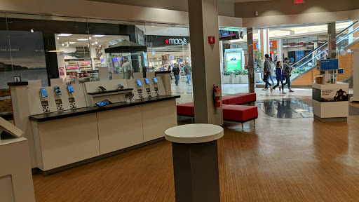 Cell Phone Store «Verizon», reviews and photos, 99 Rockingham Park Blvd Park Blvd Rockingham Mall, Salem, NH 03079, USA