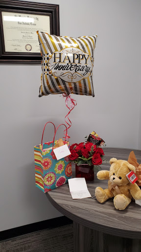 Florist «Oak Hills Florist», reviews and photos, 1729 Babcock Rd, San Antonio, TX 78229, USA