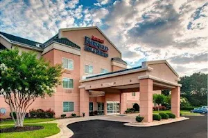 Fairfield Inn & Suites by Marriott Emporia I-95 image