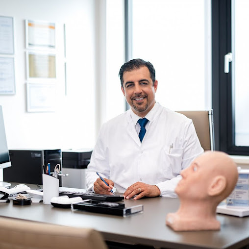 Dr. med. Afshin Moheb - Dr. med. Afshin Moheb