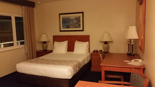 Newport Channel Inn image