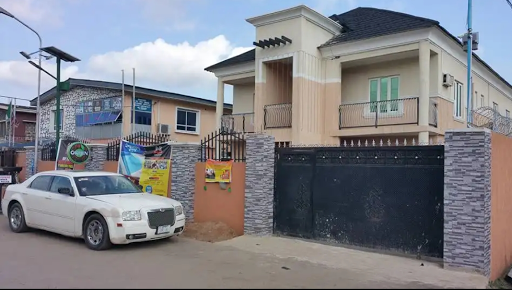 Segosh Hotel & Suites, 43 Ayantuga St, Onipanu, Lagos, Nigeria, Pub, state Lagos