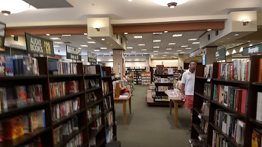 Book Store «Barnes & Noble», reviews and photos, 444 Broadway, Saugus, MA 01906, USA