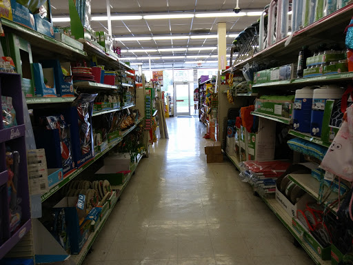 Dollar Store «FAMILY DOLLAR», reviews and photos, 2101 W State St, Bristol, VA 24201, USA