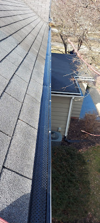 Perrysburg Window & Gutter Cleaning - Photo 3 - Car repair in Rossford, OH, Toledo