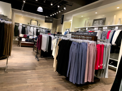 Clothing Store «Banana Republic Factory Store», reviews and photos, 1911 Chestnut St, Philadelphia, PA 19103, USA