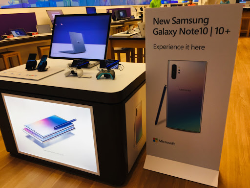 Computer Store «Microsoft Store - Freehold Raceway Mall», reviews and photos, 3710 U.S. 9, Freehold, NJ 07728, USA