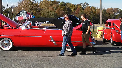 Auto Parts Store «Pep Boys Auto Parts & Service», reviews and photos, 2384 Plank Rd, Fredericksburg, VA 22401, USA