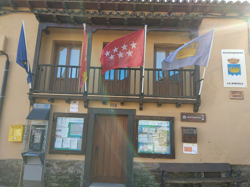 La Hiruela Town Hall en La Hiruela