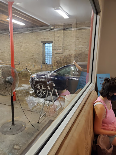 Car Wash «Glitz Car Wash», reviews and photos, 2511 W Augusta Blvd, Chicago, IL 60622, USA