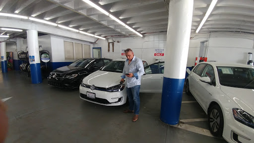 Volkswagen Dealer «Volkswagen of Oakland», reviews and photos, 2740 Broadway, Oakland, CA 94610, USA