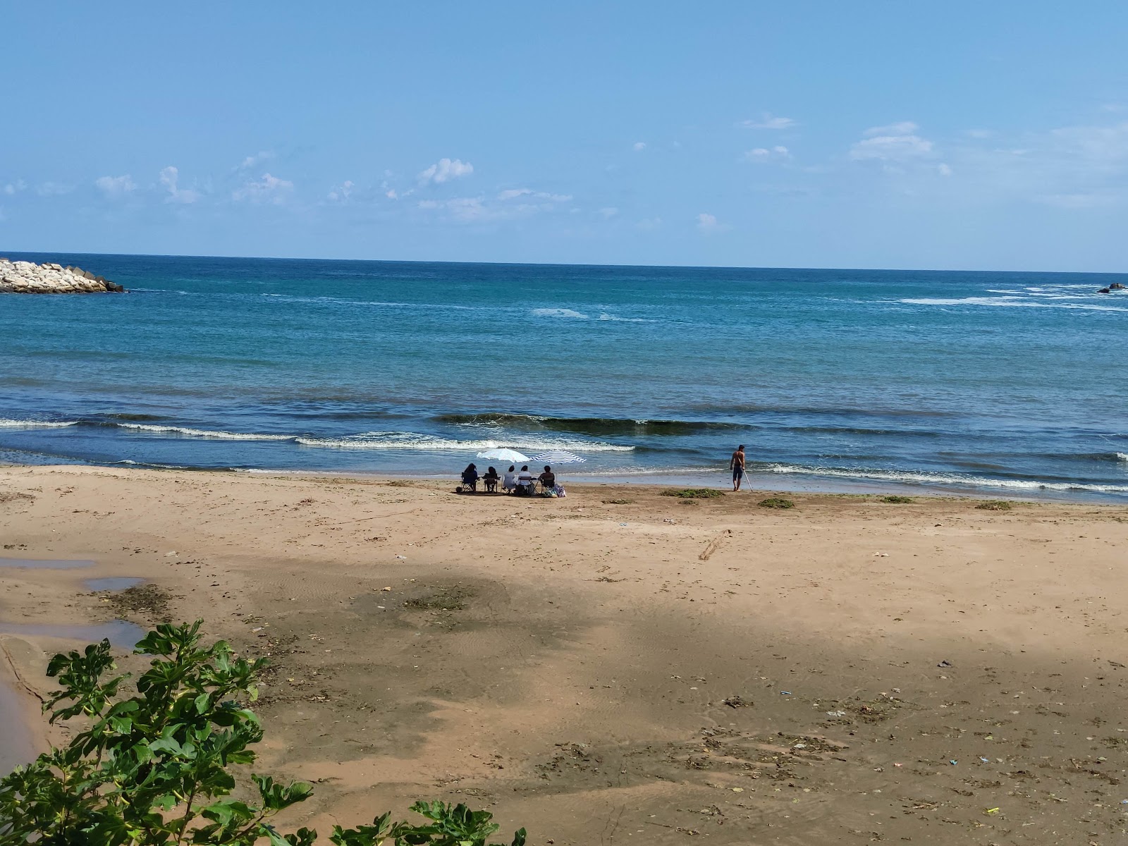 Kurucasile Beach的照片 带有碧绿色纯水表面