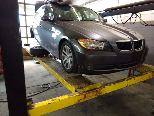 Auto Repair Shop «Tuffy Auto Services Center - Ypsilanti / Ann Arbor», reviews and photos, 2441 Washtenaw Ave, Ypsilanti, MI 48197, USA