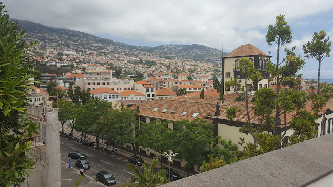 Comentários e avaliações sobre o Universidade da Madeira - Reitoria