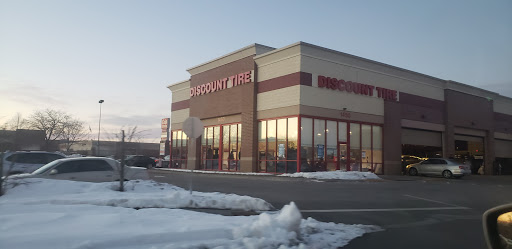 Discount Tire Store - Brooklyn Center, MN, 1450 Shingle Creek Pkwy, Brooklyn Center, MN 55430, USA, 