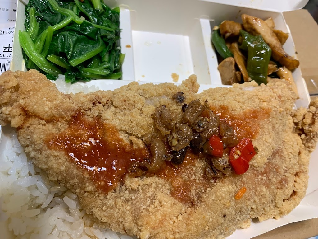 嘉大自助餐 的照片