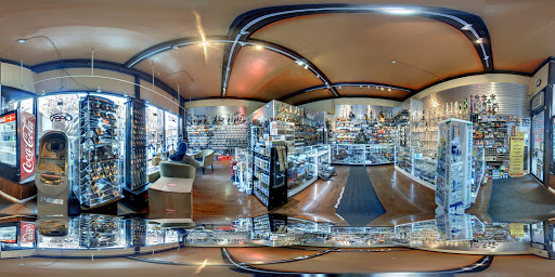 Tobacco Shop «Halsted Smoke Shop», reviews and photos, 3448 N Halsted St, Chicago, IL 60657, USA