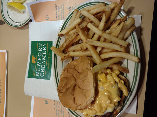American Restaurant «Newport Creamery», reviews and photos, 208 W Main Rd, Middletown, RI 02842, USA