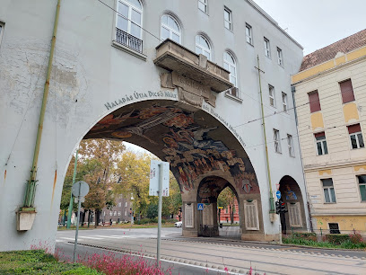 Hősök kapuja, SZTE Ságvári Endre Gyakorló Gimnázium tagépület