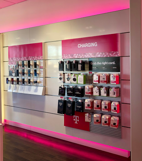 Cell Phone Store «T-Mobile», reviews and photos, 5801 W 44th Ave g, Denver, CO 80212, USA