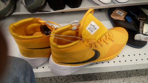 Clothing Store «Ross Dress for Less», reviews and photos, 7410 Alameda St, Huntington Park, CA 90255, USA