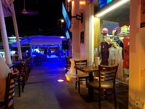 Hooters Phuket | American Restaurant & Sports Bar