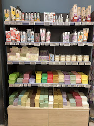 Photo n°80 de Starbucks Coffee - AUTOGRILL Montélimar Ouest A7 à Allan ()