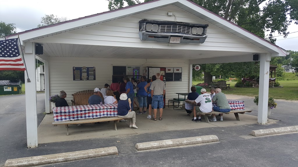 Greaser's Drive In 52052