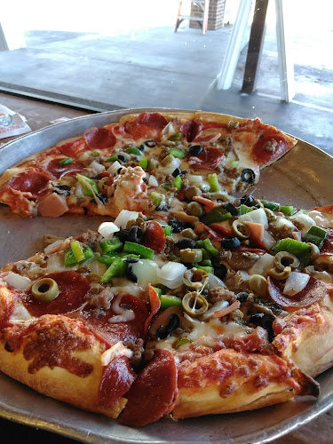 #9 best pizza place in Knoxville - Pizza Palace