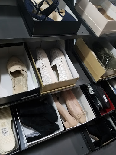 Department Store «Saks OFF 5TH», reviews and photos, 3885 Eagan Outlets Pkwy, Eagan, MN 55122, USA