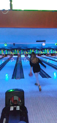 Bowling Alley «Strike City Lanes Bowling Center», reviews and photos, 1170 OR-99, Eugene, OR 97402, USA