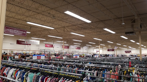 Clothing Store «Burlington Coat Factory», reviews and photos, 6900 Chestnut St, Gilroy, CA 95020, USA