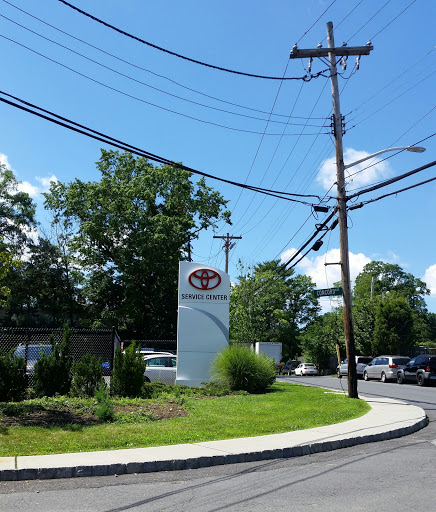 Auto Body Shop «DCH Toyota City Service Facility», reviews and photos, 700 Waverly Ave, Mamaroneck, NY 10543, USA