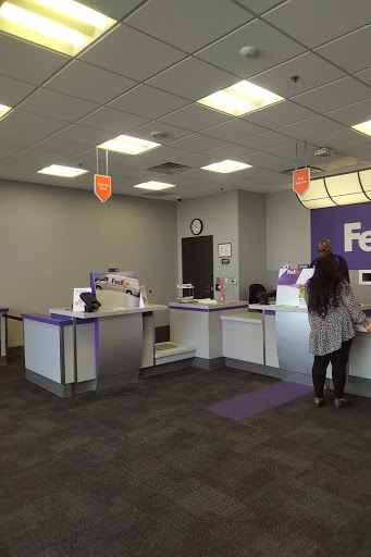 Shipping and Mailing Service «FedEx Ship Center», reviews and photos, 5000 Hanson Dr, Irving, TX 75038, USA