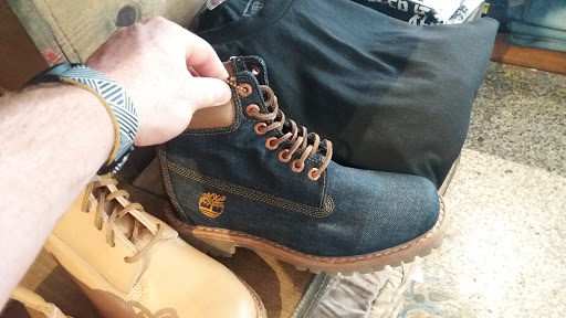 Sportswear Store «Shoe Gallery», reviews and photos, 244 NE 1st Ave, Miami, FL 33132, USA