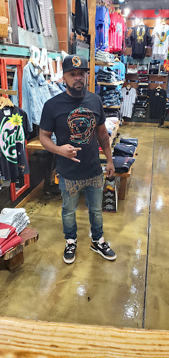 Clothing Store «Krush Clothing», reviews and photos, 4447 Mayfield Rd, South Euclid, OH 44121, USA