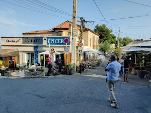 Photo n°43 de L'Ancre - Glacier Restaurant Le Rove à Le Rove ()