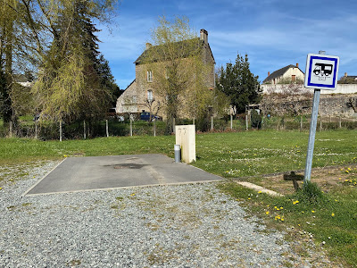 Aire Camping-Car Park à Saint-Paul-le-Gaultier