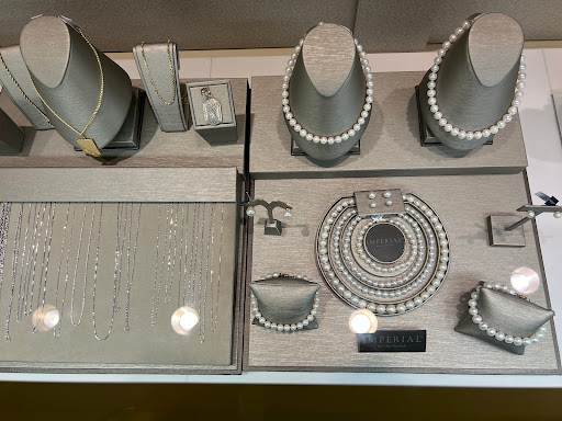 Jewelry Store «Zales –The Diamond Store», reviews and photos, 4801 Outer Loop, Louisville, KY 40219, USA