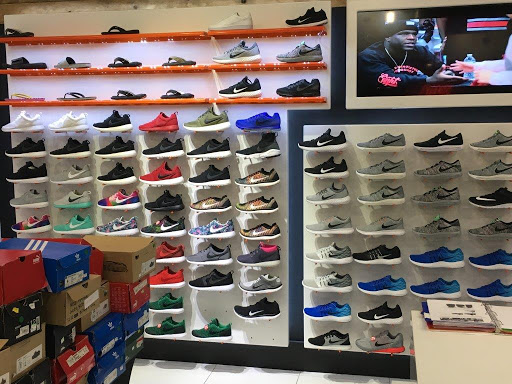 Shoe Store «Shoe Palace», reviews and photos, 2134 Montebello Town Center #2040, Montebello, CA 90640, USA