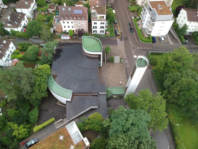 Rezensionen über Römisch-katholische Kirche Bruder Klaus in Basel - Kirche