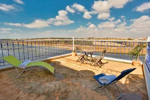 Dar Kbira Maison d'hôte & Restaurant-Terrasse vue sur Oued image